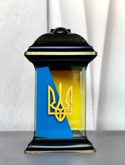 Лампадка синьо-жовтого кольору, патріотична, з тризубом 25 см