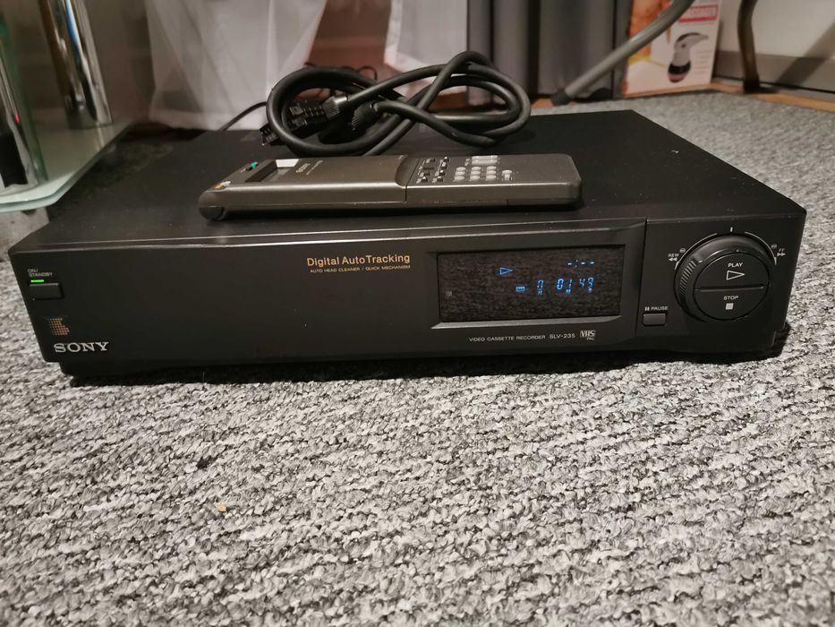magnetowid SONY SLV-235 + oryginalny pilot z wyswietlaczem