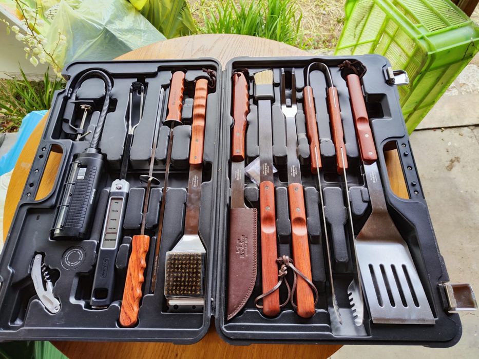 Brookstone Nowy profesjonalny zestaw narzędzi do grillowania