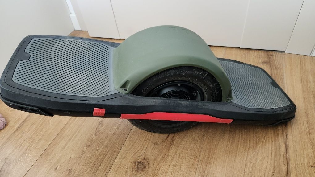 Moby Roll. Jednokołowa deskorolka elektryczna (jak onewheel)