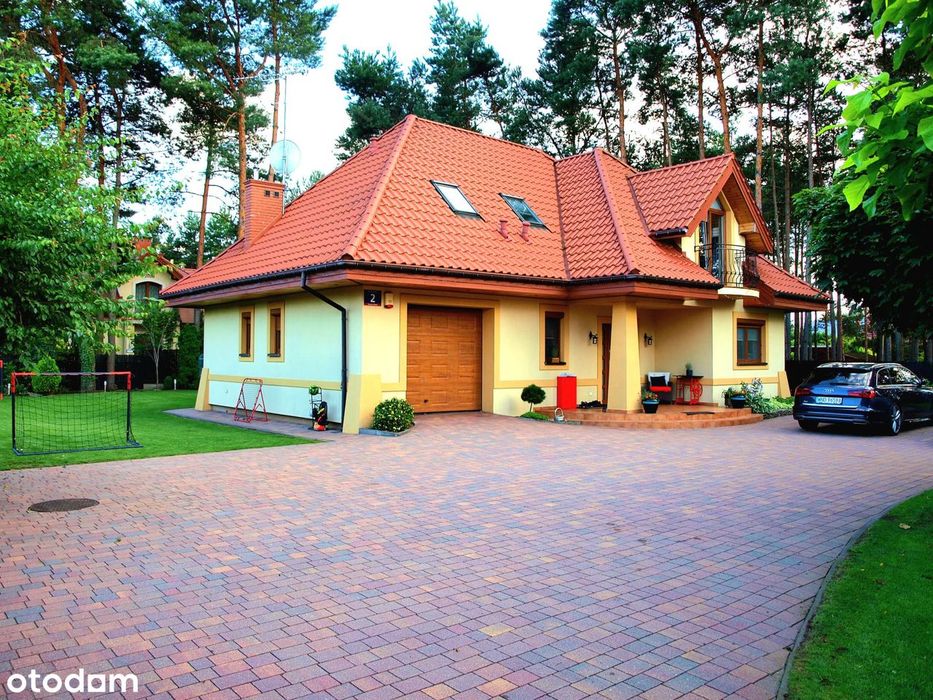 Dom w Kampinosie z mini boiskiem