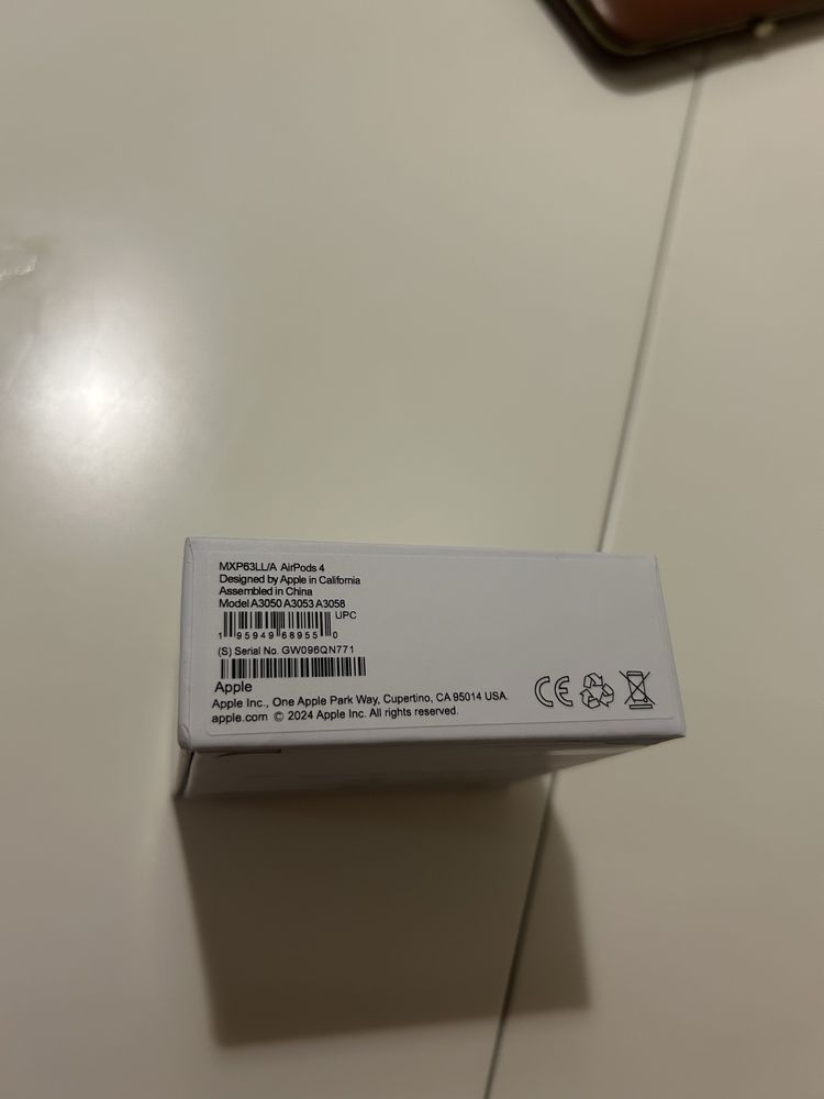 Наушники Apple AirPods