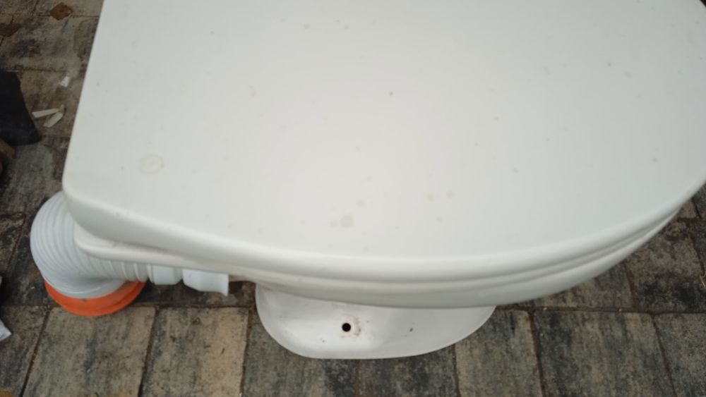 WC Koło podwieszane kompakt