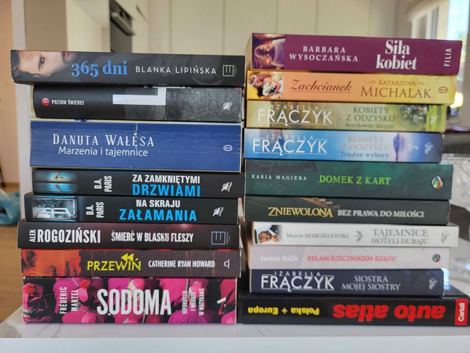 Zestaw ksiazek w bardzo dobrym stanie 20 szt