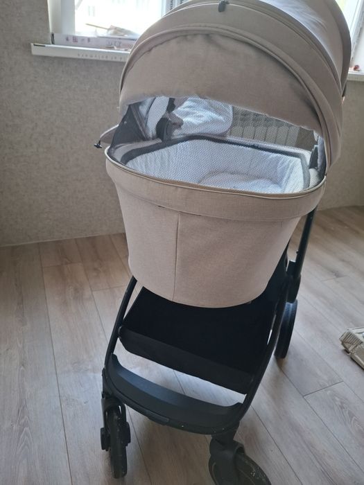 Продам коляску 2 в 1 Carrello Epica