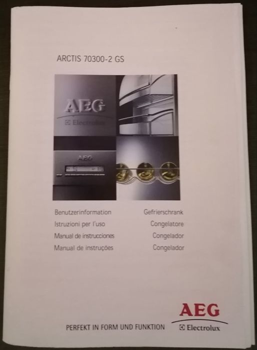 Arca congeladora vertical AEG