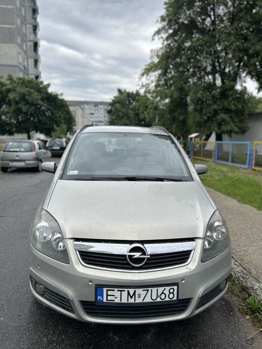 Opel Zafira 1.9 дизель, механіка 6-ст.