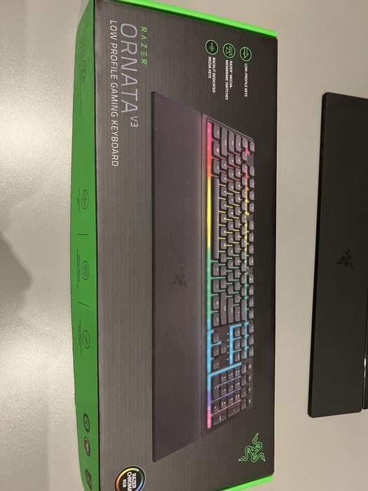 Teclado Razer ornata v3