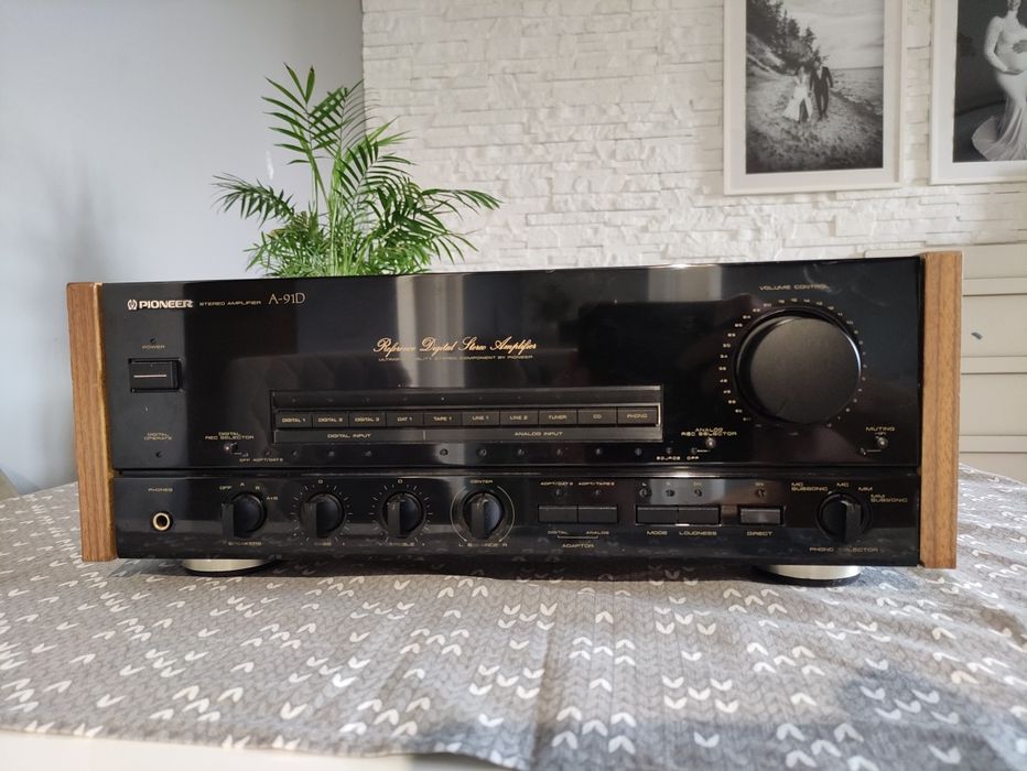 Najwyższy model Pioneer A-91D