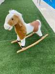 Cavalo de baloiço para crianças