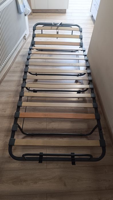 Tanio turystyczne łóżko polowe