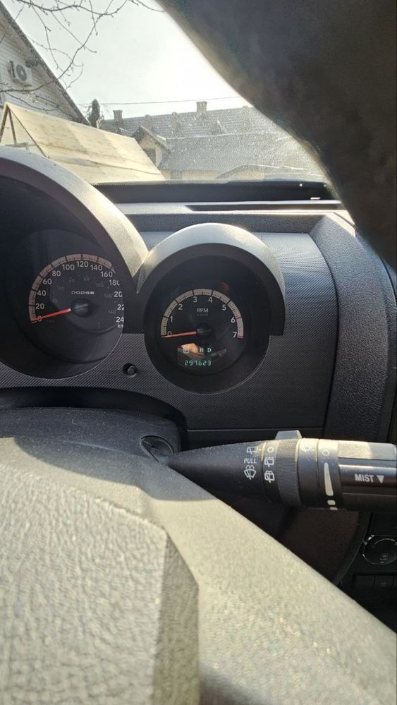 Авто Dodge Nitro