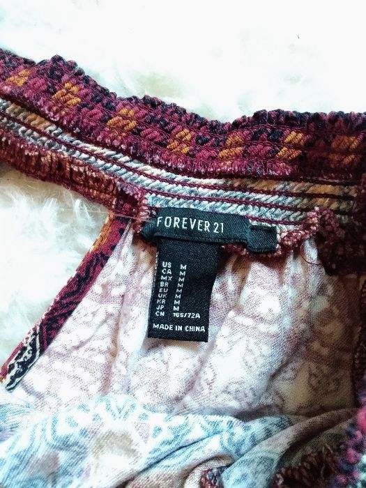 Kombinezon we wzory etno boho Forever21 modny hiszpanka kolorowy