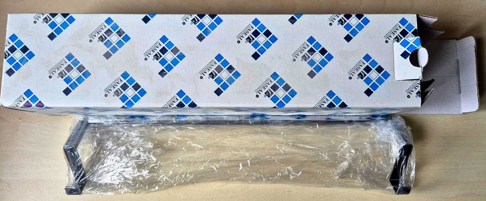 Conjunto de dois Toalheiros e um Porta Rolos Cromados marca Faseal