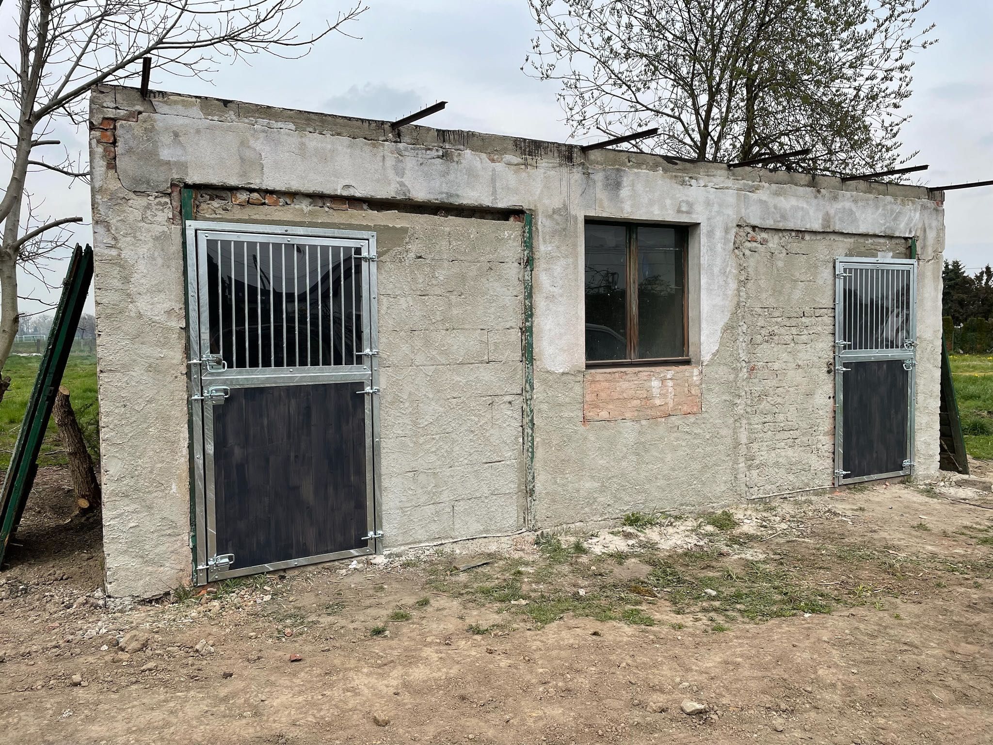 Drzwi angielskie do stajni modułowej do garażu dla konia dwa skrzydła