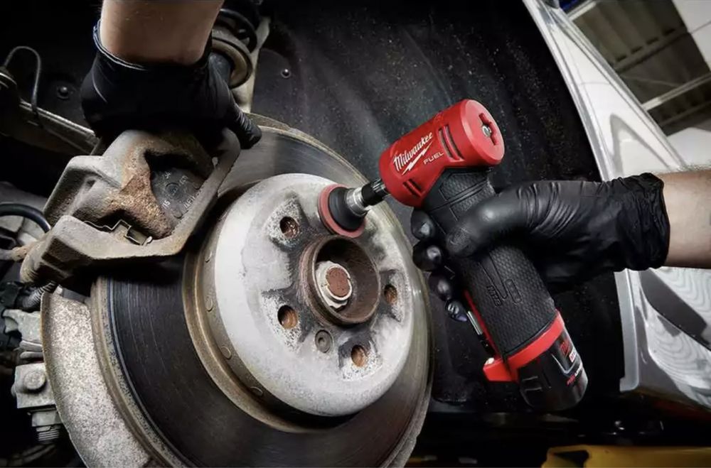 Безщіткова прямокутна шліфувальна машинка Milwaukee M12 2485-20 FDGA-0