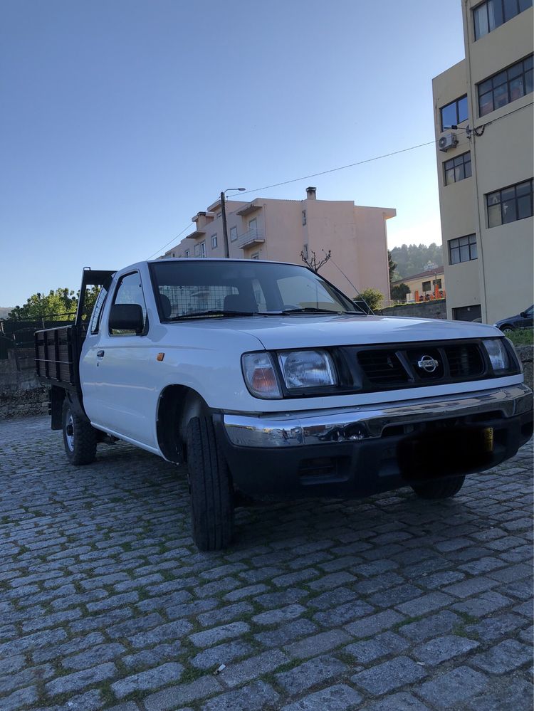 Nissan D22 impecável