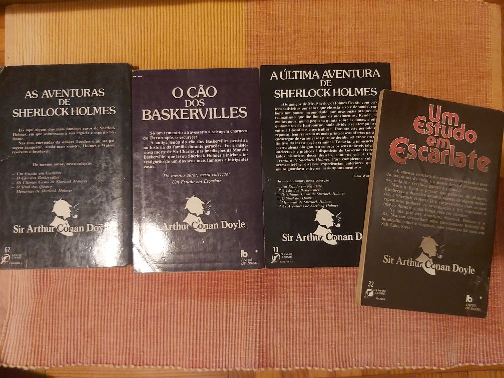 Lote 4 livros Sir Arthur Conan Doyle
Sherlock Holmes