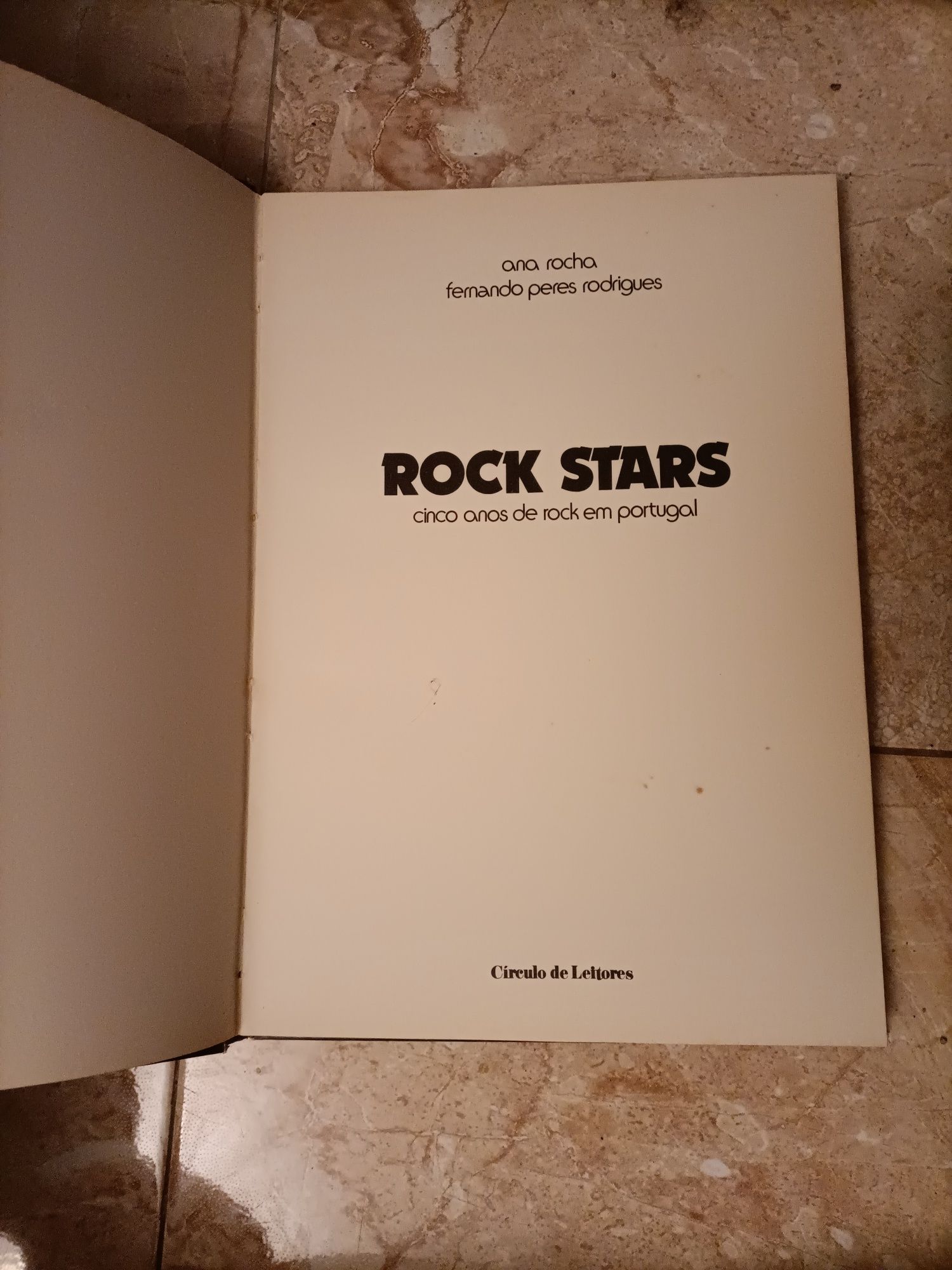 Livro Rock Stars 5 Anos Rock em Portugal e Grandes Enigmas da Natureza