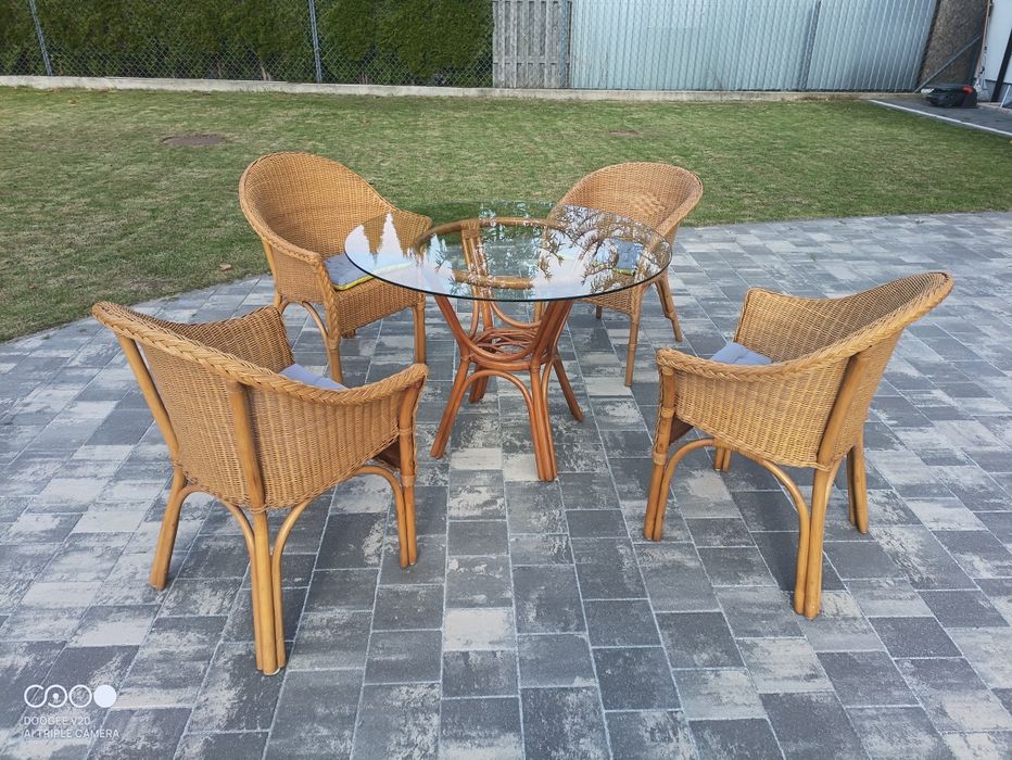 Meble rattanowe .