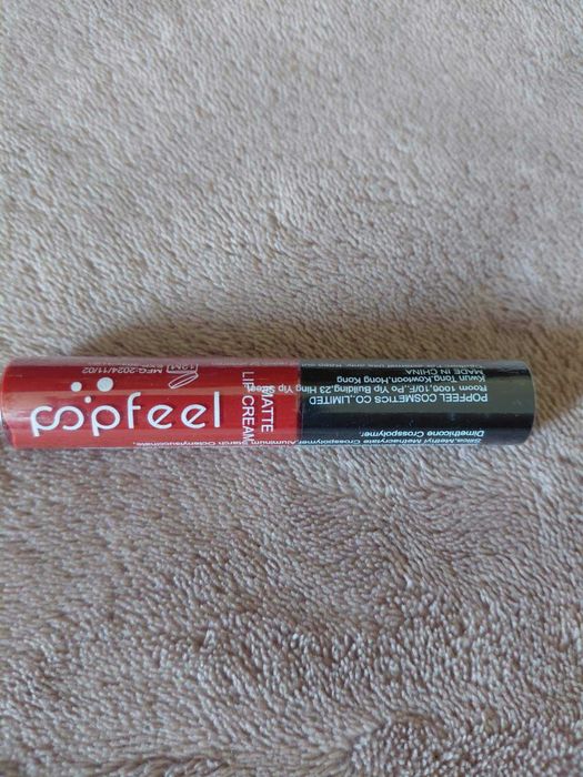 Cтійка рідка помада для губ