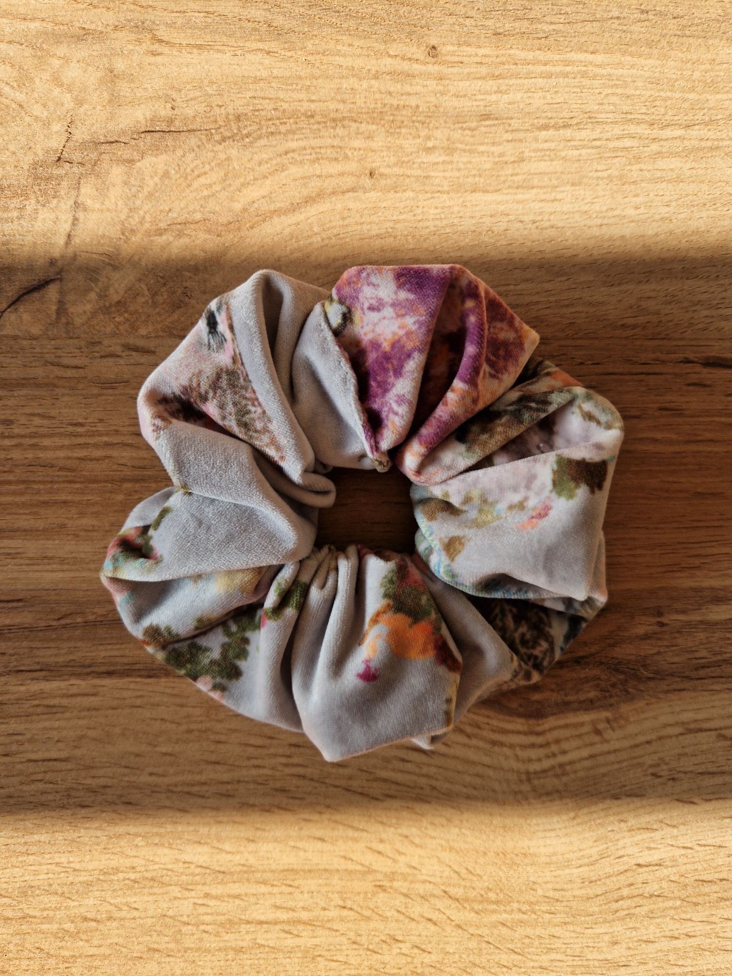 welurowa scrunchie do włosów handmade gumka do włosów prezent