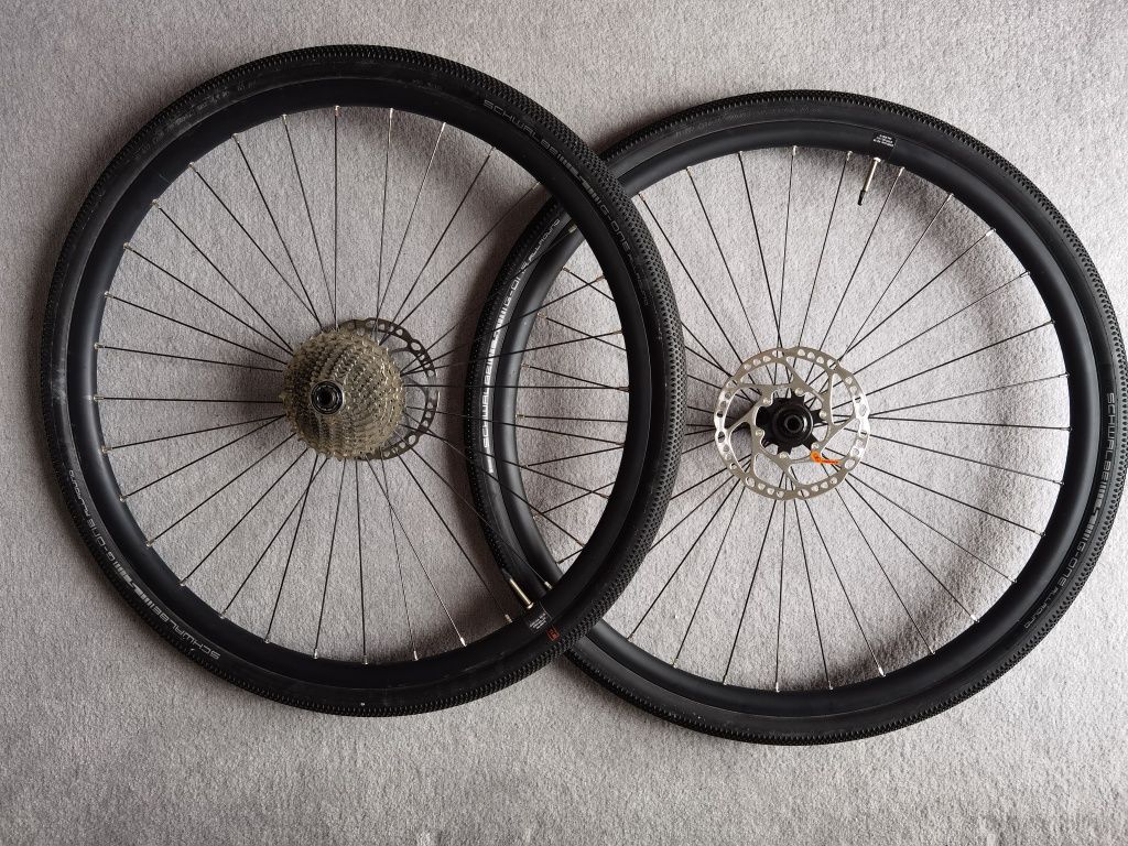 Koła 28 cali z Unibike Geos + opony Schwalbe G-One Allround + kaseta