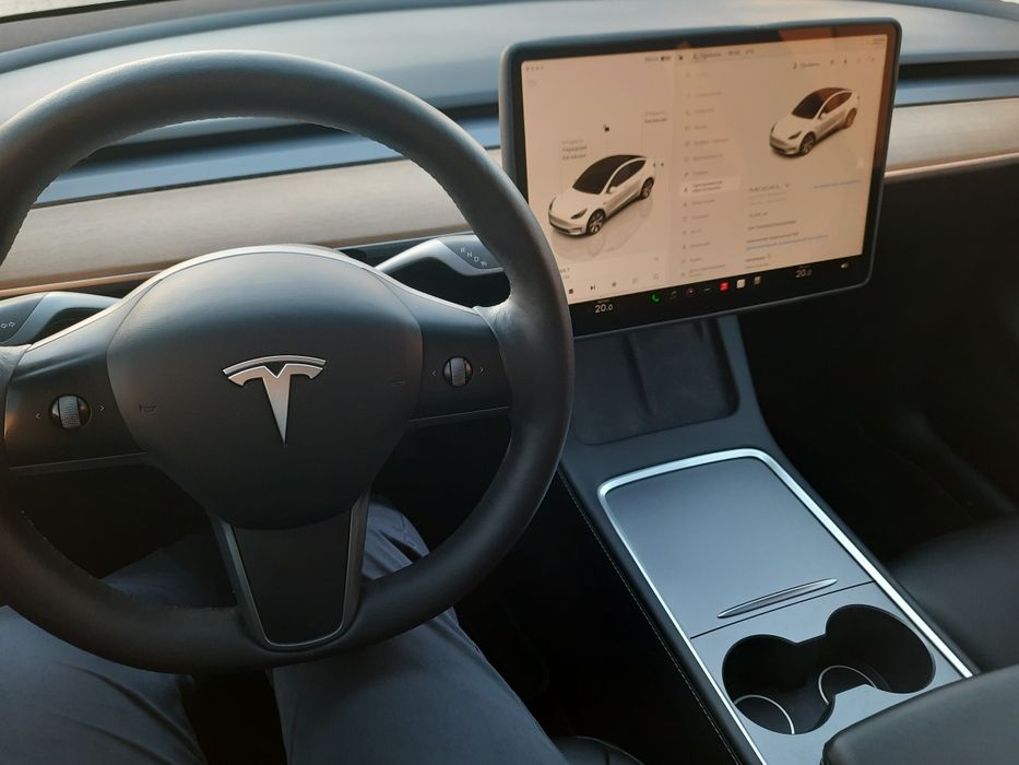 Tesla Model Y 2022 Dual Motor Long Range  повний привід 4×4