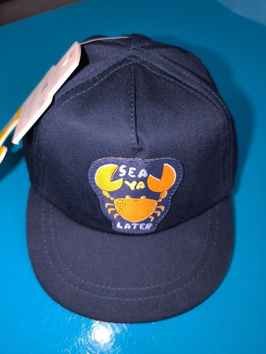 Czapka z daszkiem dla niemowlaka