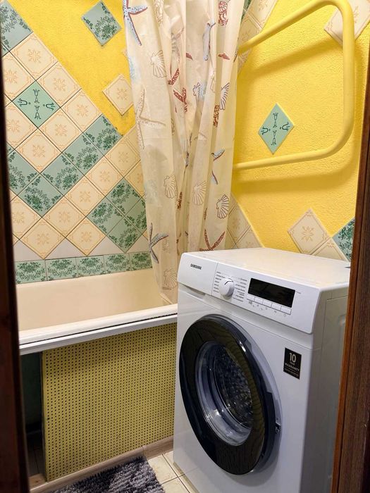 Сдам 3 комн. квартиру ул. Амосова, д.56