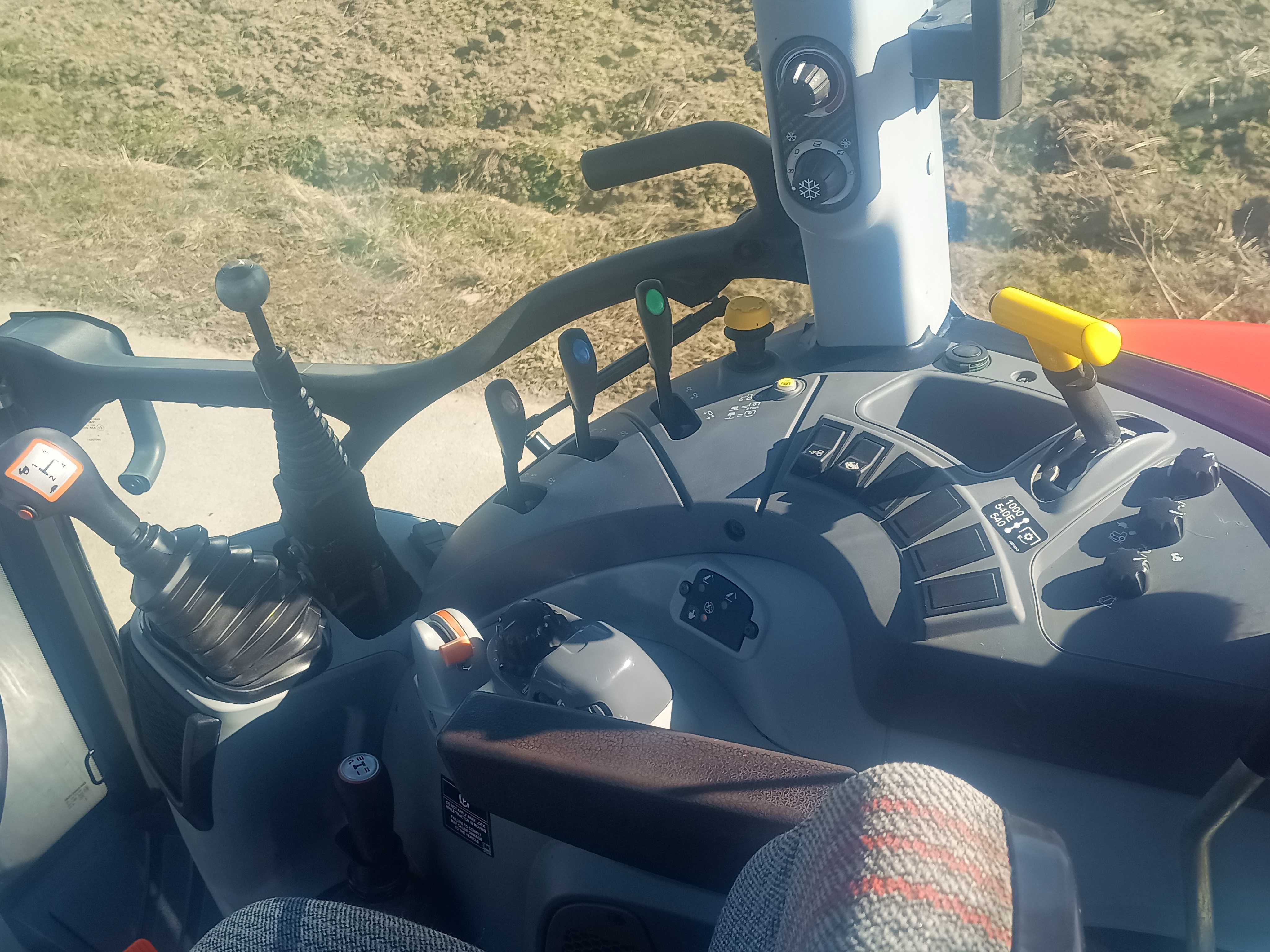 STEYR KOMPAKT 4085  Salon Polska.  Case farmall, new holland T5
