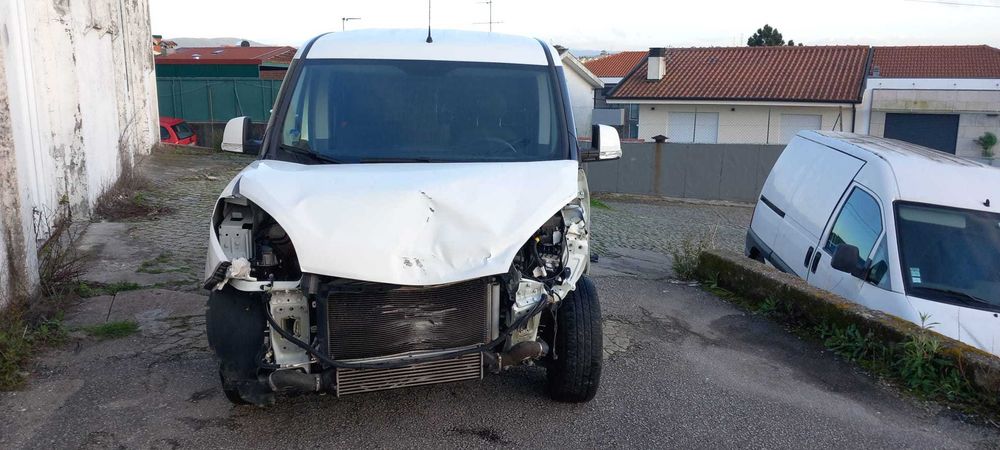 FIAT Doblo II Van 1.3 D Multijet (TEM IVA DEDUTÍVEL)