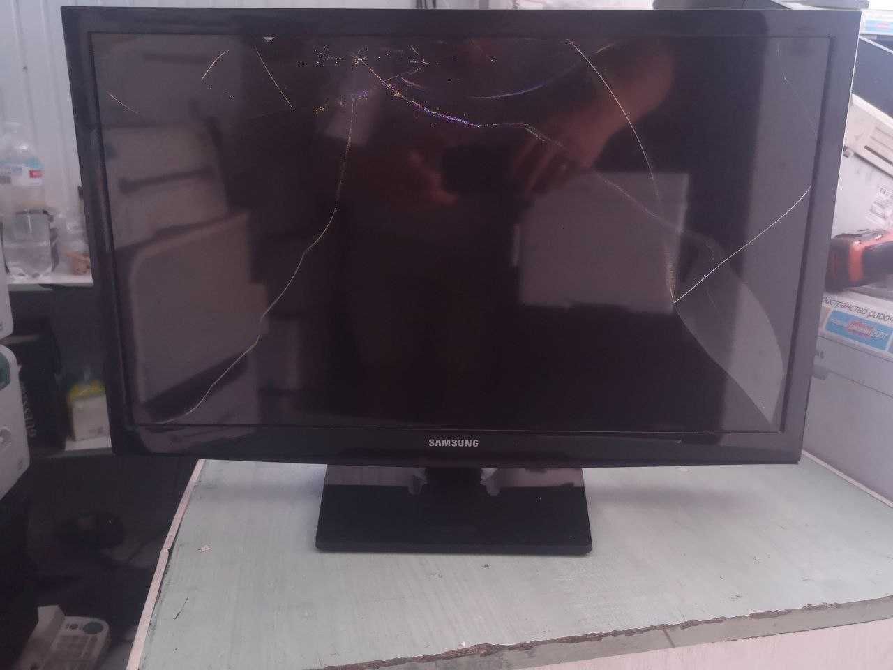 Телевізор Samsung UE24H4070AU БИТА МАТРИЦЯ 24"