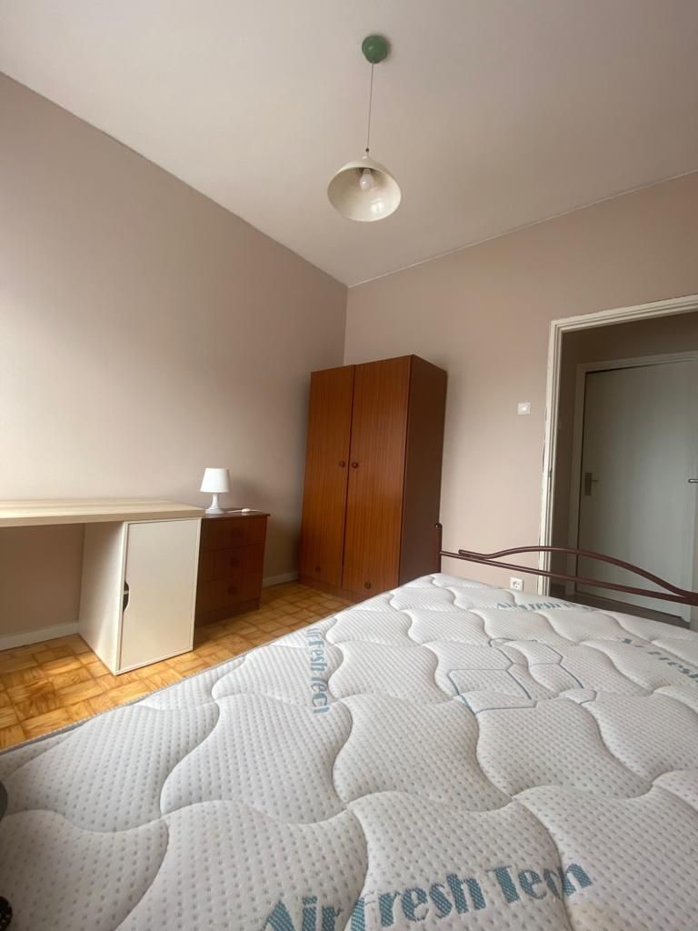 FEP / FEUP Quarto menina estudante Porto