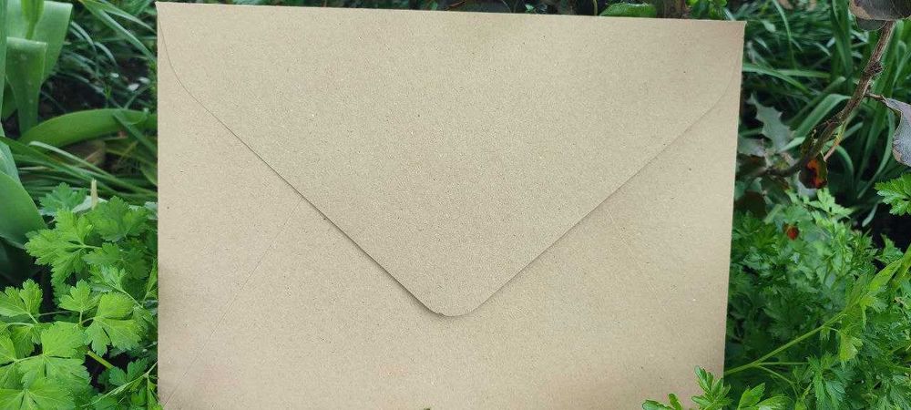 Конверти С4 з клапаном на магніті із щільного картону