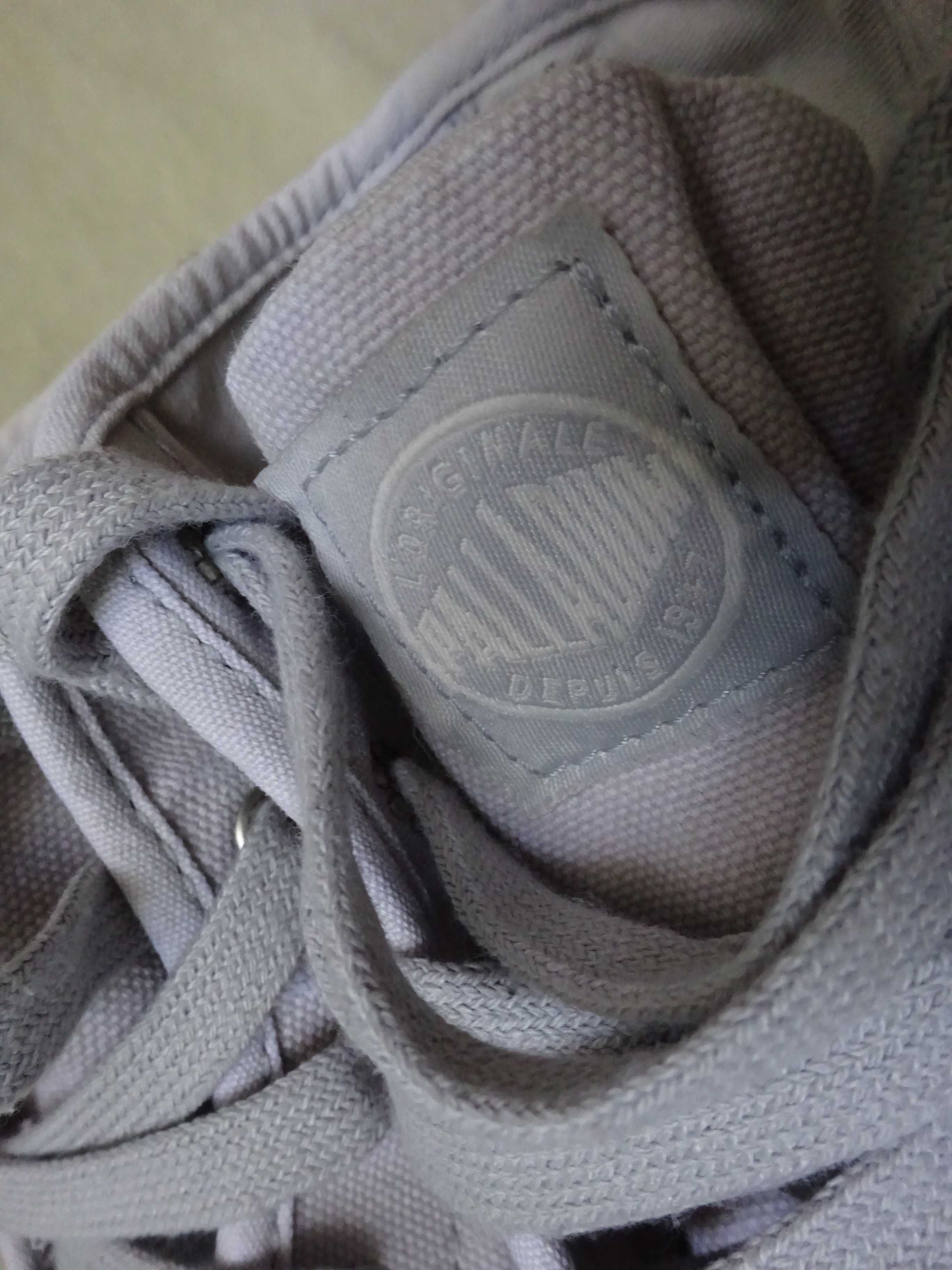 szare buty r. 38 ale wypadają na 37        Palladium
