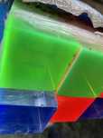 Prety z akrylu fluorescencyjne.