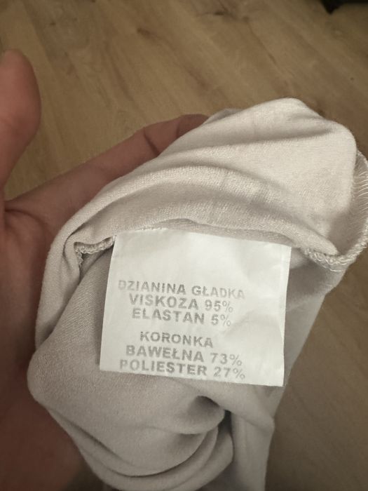 Koronkowa sukienka z bolerkiem