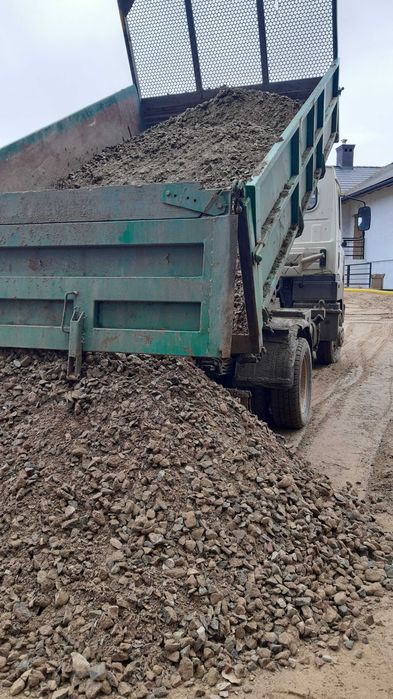 ziemia humus piasek glina transport kamień kamyczki żwir gruz piach