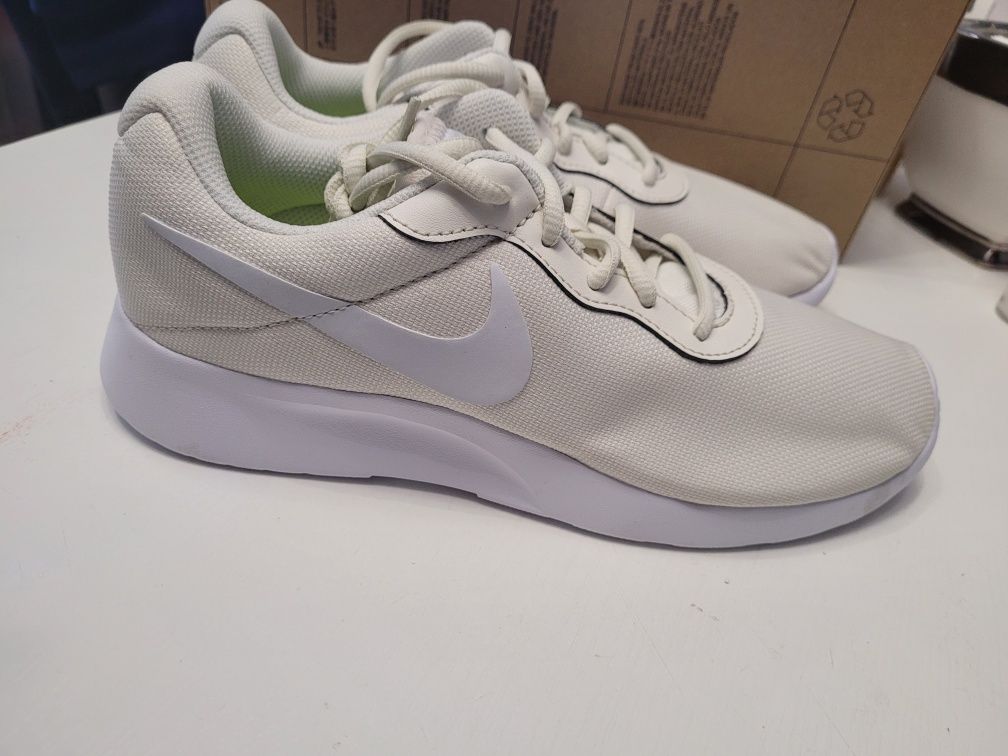 Buty nike tanjn 38