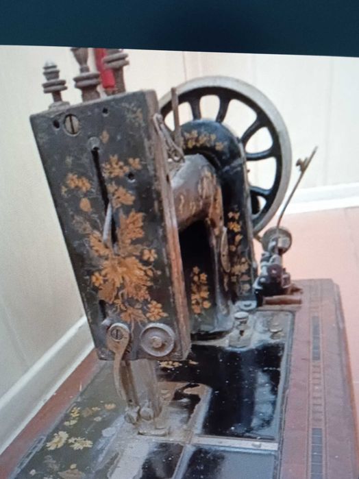 Antyk stara maszyna do szycia