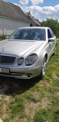 Mersedes Benz 211e