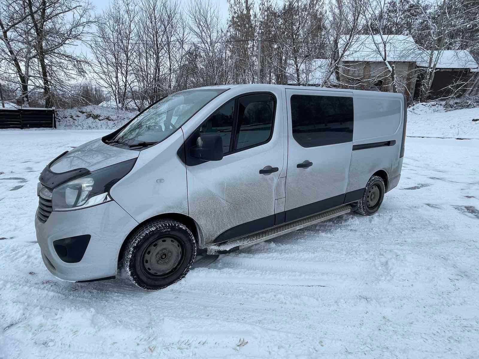 Панель приборов приборів Renault Trafik Рено Трафік  Віваро  разборка