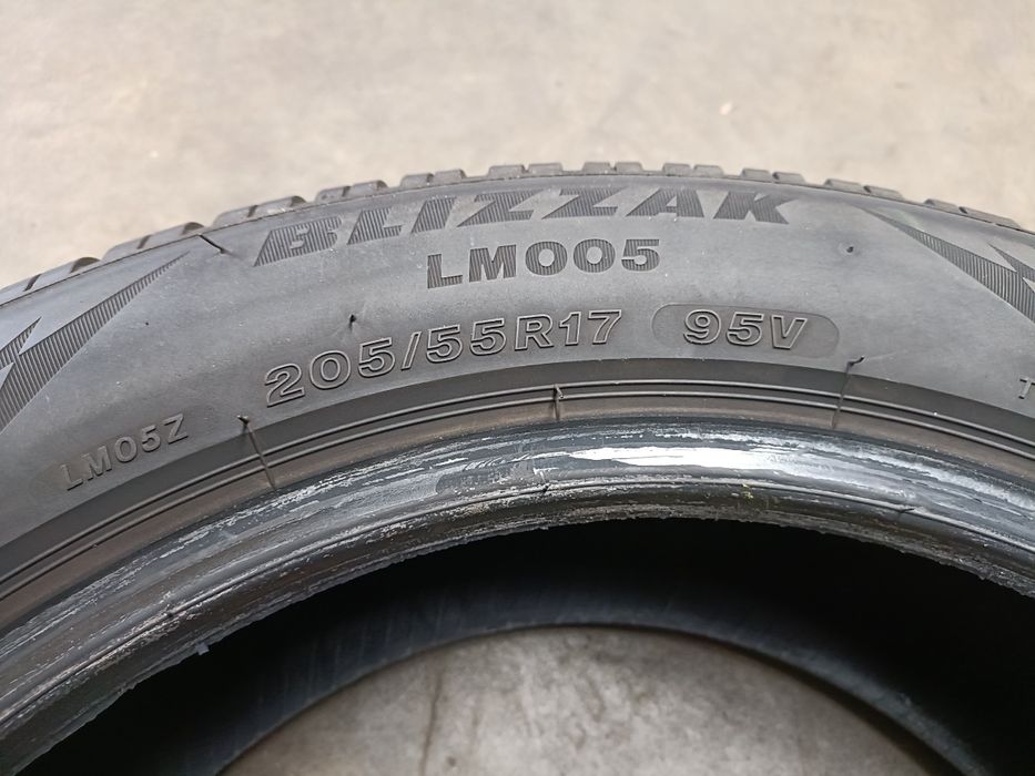 Opona zimowa Bridgestone Blizzak LM005 205/55R17 95V