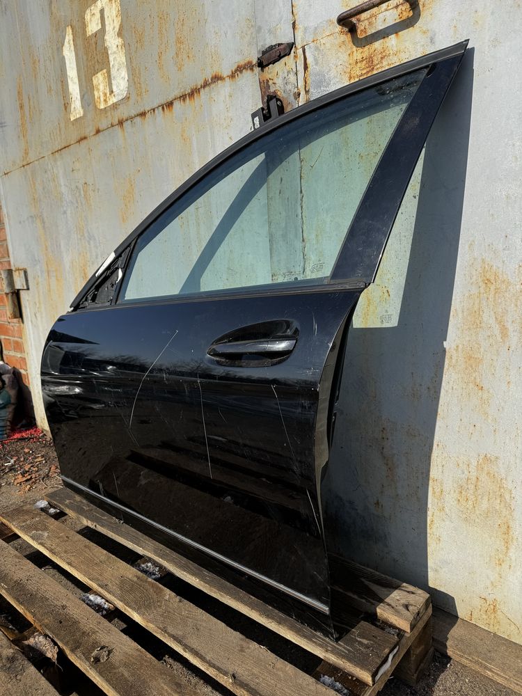 Дверь передняя левая Mercedes W204