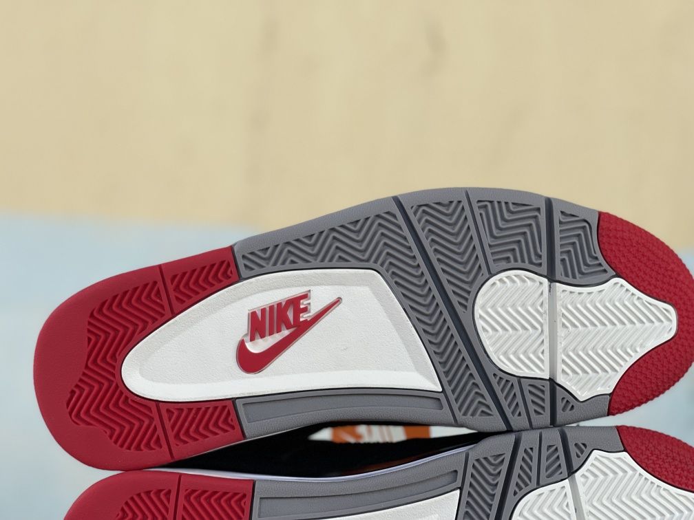 кроссовки Nike Air Jordan 4
