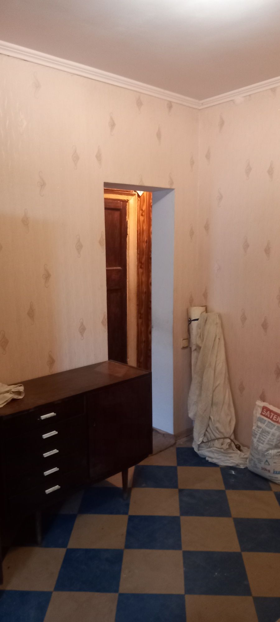Продам 2ух.к.кв.3/3  р-н Автовокзала АО Эл.,МПО, Брон.дверь.