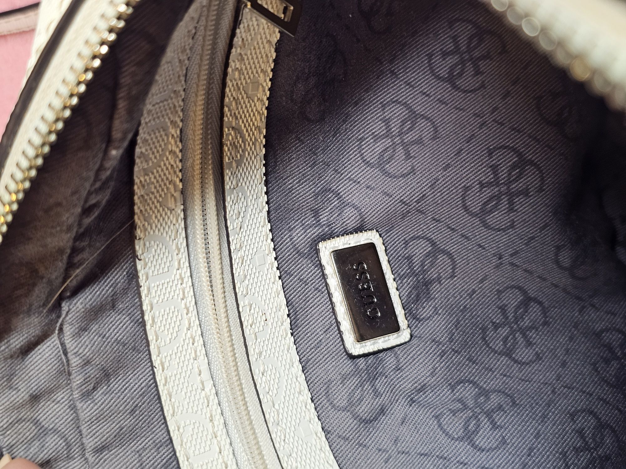 Torebka Guess crossbody