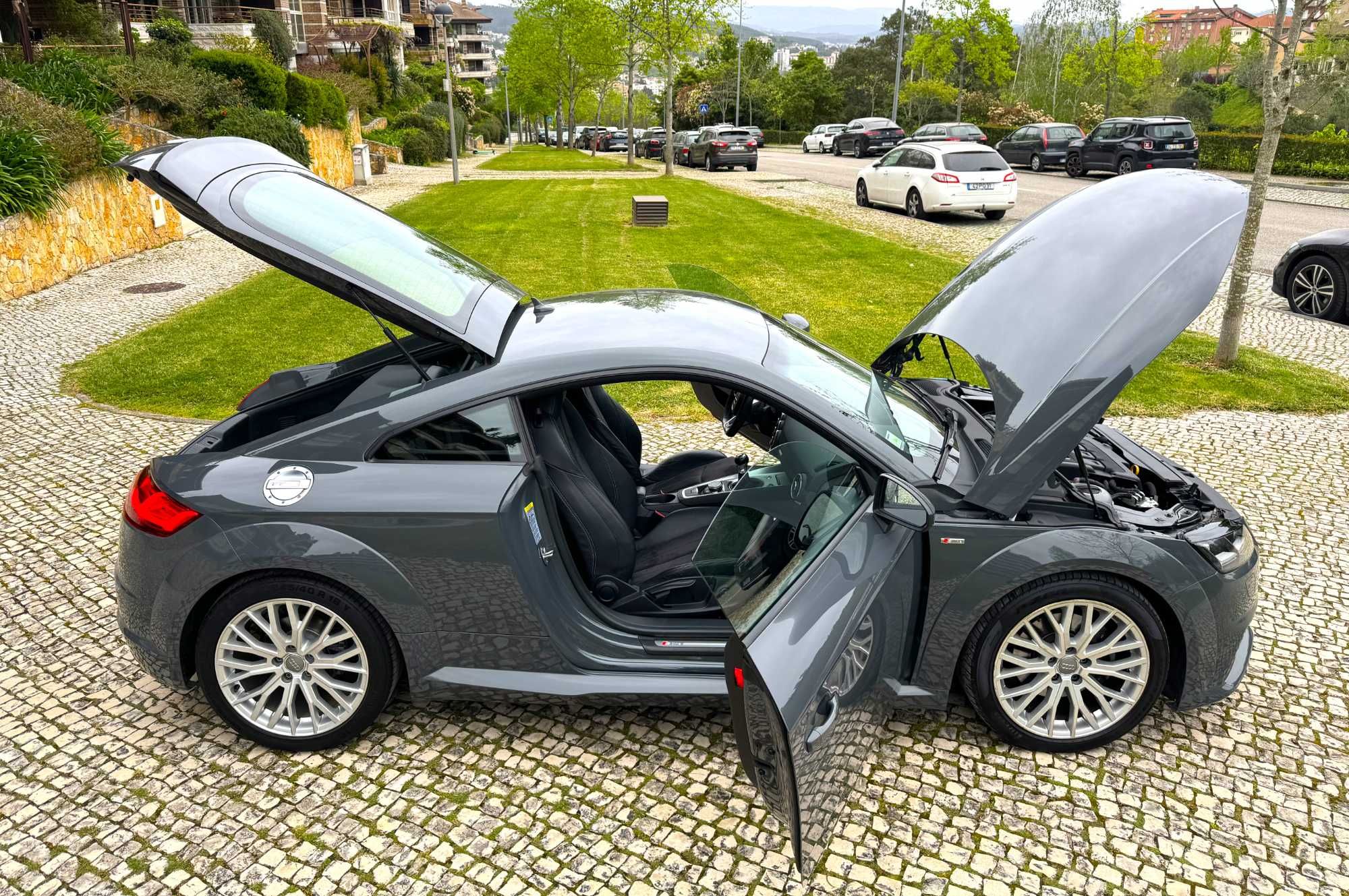 Audi TT Coupé 2.0 TDI S-line