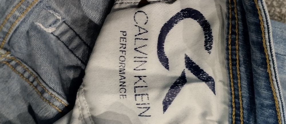 Jeansy Calvin Klein